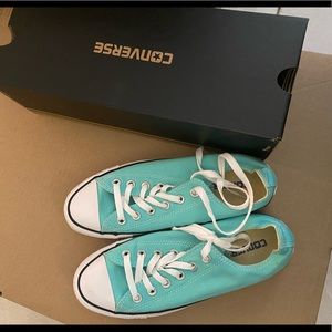 Bright Aqua converse womens 8 / mens 6 shoes- almost new